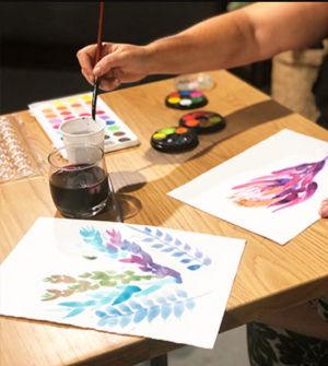 Paint and Sip Class Watercolour and Wine - Accommodation QLD