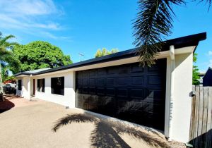3 bedroom central home - Accommodation QLD